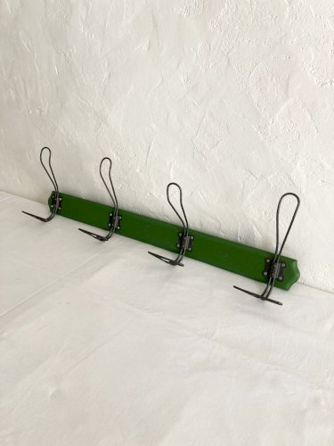 Porte-manteau / vestiaire 4 patères sur support en bois