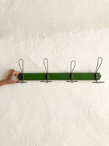 Porte-manteau / vestiaire 4 patères sur support en bois
