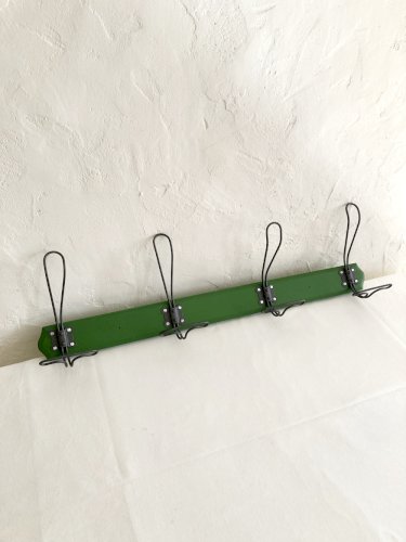 Porte-manteau / vestiaire 4 patères sur support en bois