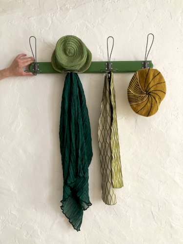 Porte-manteau / vestiaire 4 patères sur support en bois