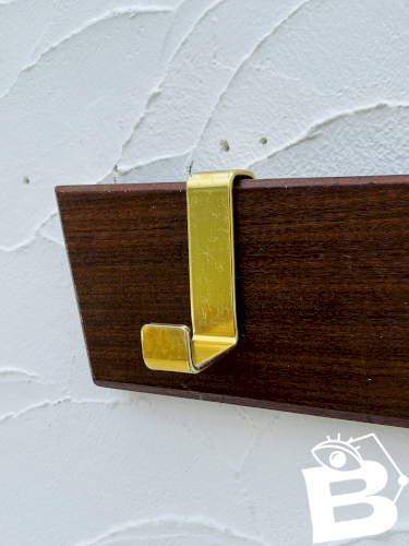 Porte manteau vintage bois et laiton 3 patères années 60