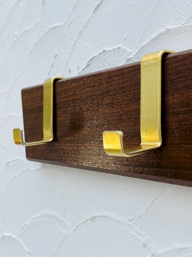 Porte manteau vintage bois et laiton 3 patères années 60