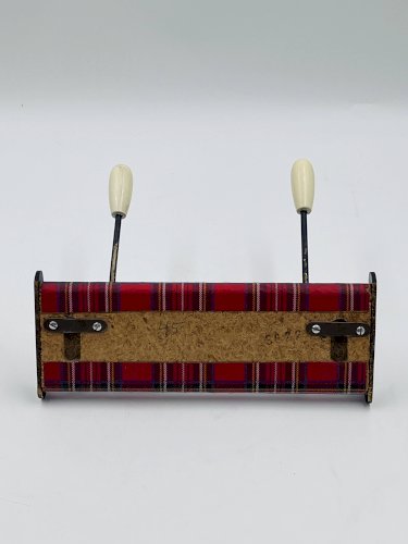 Porte manteau vintage écossais rouge années 70