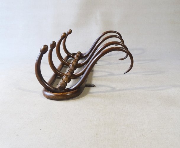 Porte-manteaux mural par Kohn , vers 1910 - no Thonet -