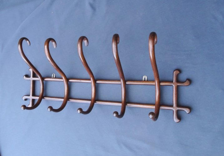 Porte-manteaux mural par Thonet , 1890 , 5 patéres, façon " Chêne "