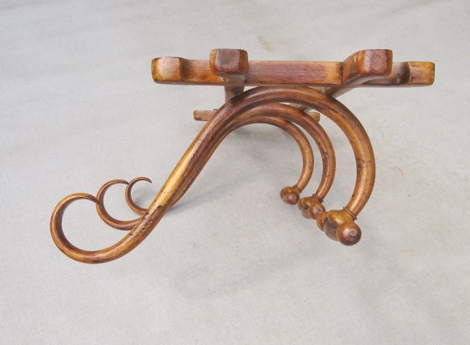 Porte manteaux mural THONET à 3 patéres, vers 1905