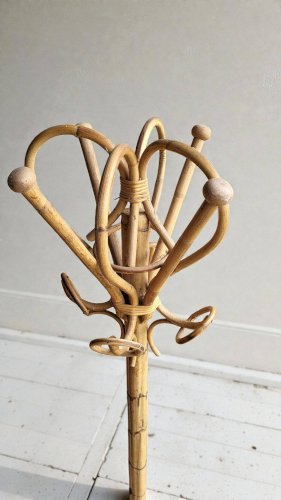 Porte manteaux perroquet en rotin