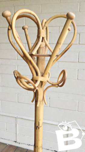 Porte manteaux perroquet en rotin