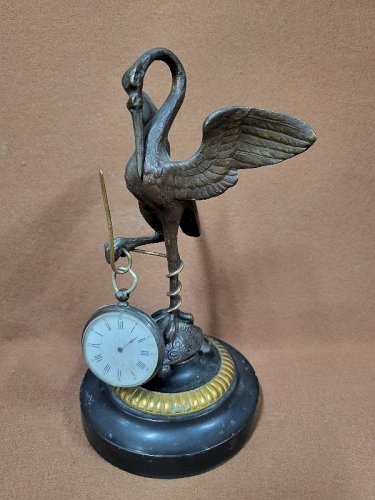 PORTE MONTRE A GOUSSET EN BRONZE SOCLE EN MARBRE ECHASSIER SUR UNE TORTUE