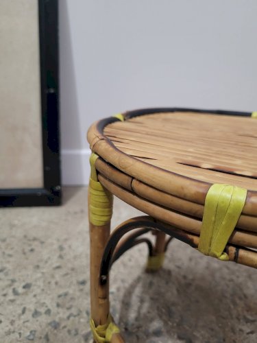 Porte plante en rotin vintage