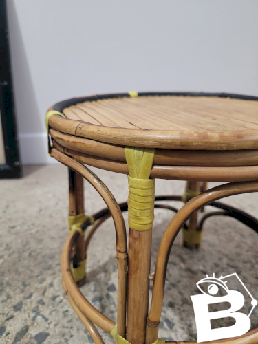 Porte plante en rotin vintage