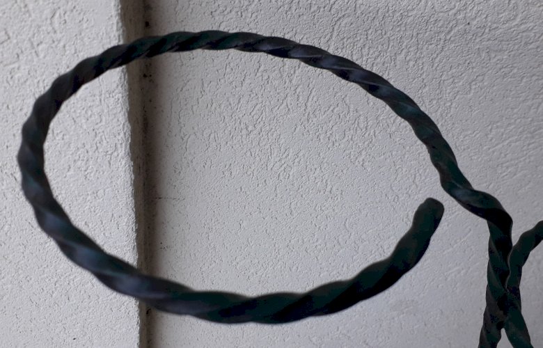 Porte-plantes en fer forgé