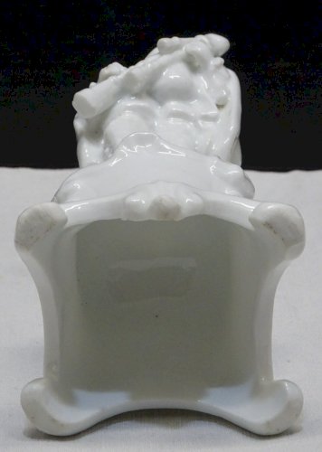 -PORTE PLUME PORCELAINE BLANCHE XIXe joueur de CORNEMUSE VITRINE déco BUREAU   D