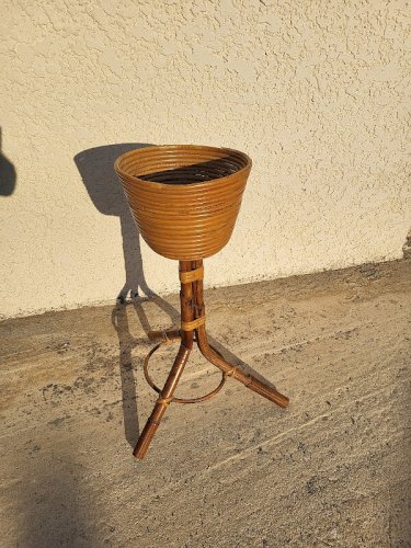 PORTE POT DE FLEUR EN ROTIN 1960