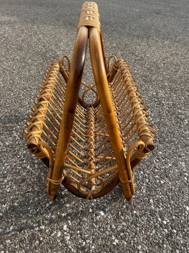 porte-revue en rotin vintage