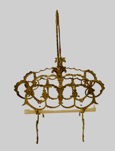 Porte revues en bronze et laiton ajouré XX siècle