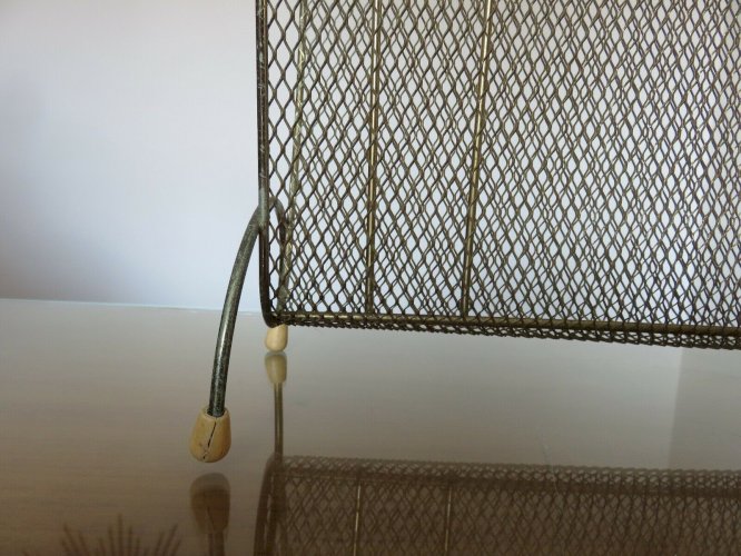 PORTE REVUES EN METAL DEPLOYE DORE ET POIGNEE EN BAMBOU ANNEES 50 60 VINTAGE