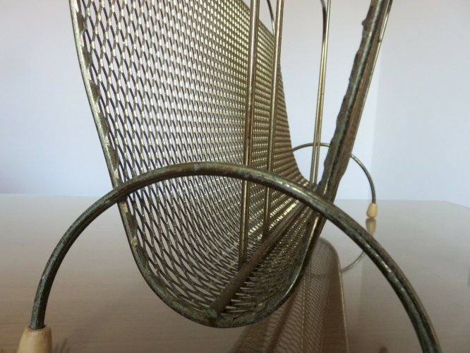 PORTE REVUES EN METAL DEPLOYE DORE ET POIGNEE EN BAMBOU ANNEES 50 60 VINTAGE
