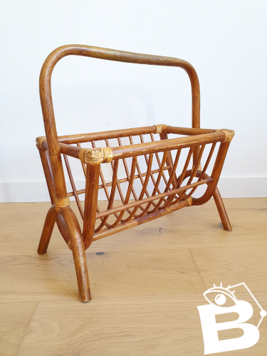Porte revues en rotin vintage