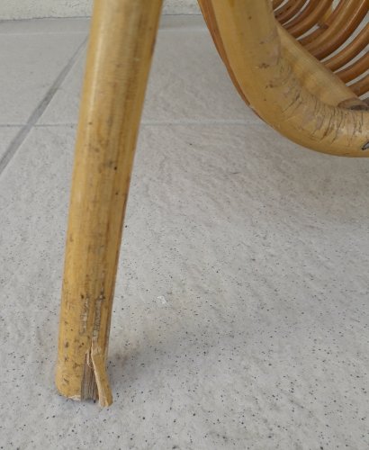 Porte-revues en rotin