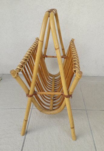 Porte-revues en rotin