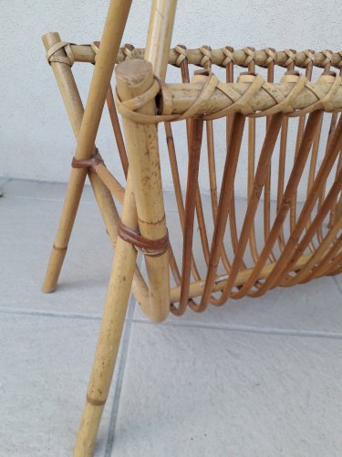 Porte-revues en rotin