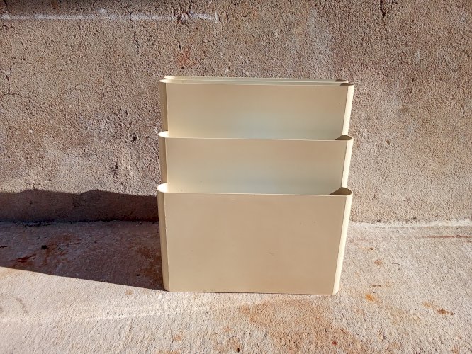 Porte-revues vintage Éditeur Kartell. Designer Giotto Stoppino