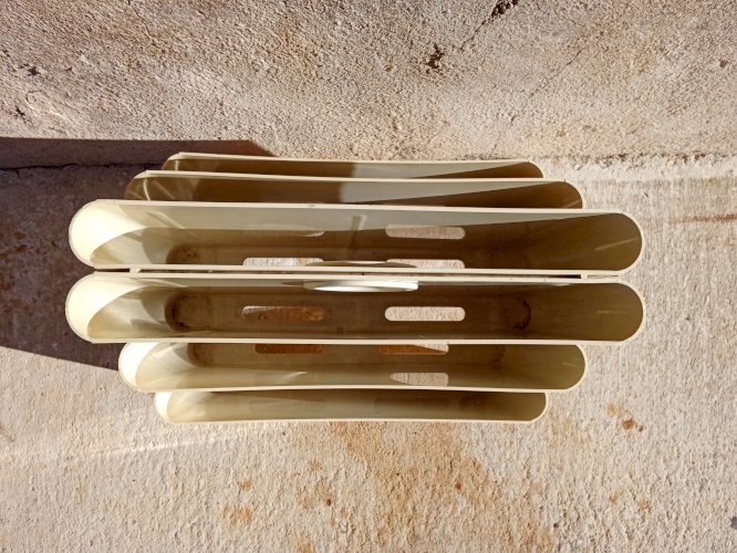 Porte-revues vintage Éditeur Kartell. Designer Giotto Stoppino