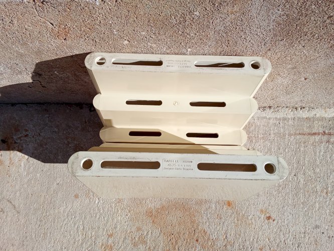 Porte-revues vintage Éditeur Kartell. Designer Giotto Stoppino