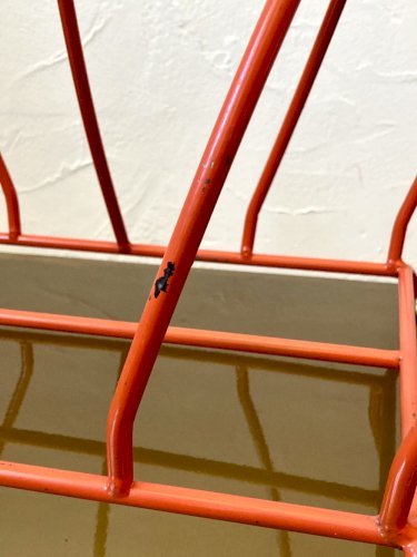 Porte-revues vintage en métal orange, années 1970