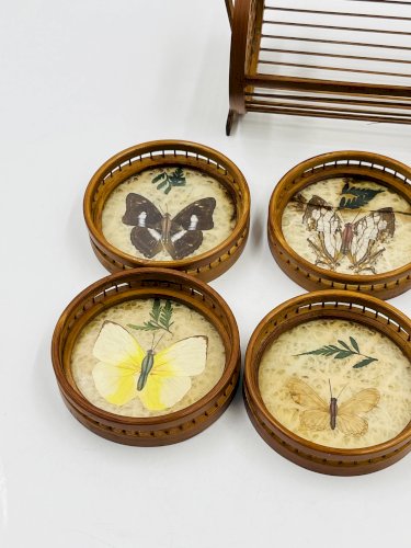 Porte sous verres vintage en bois avec 6 dessous papillons