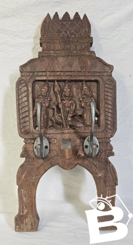 Portemanteau 2 patères sur frise divinités en teck