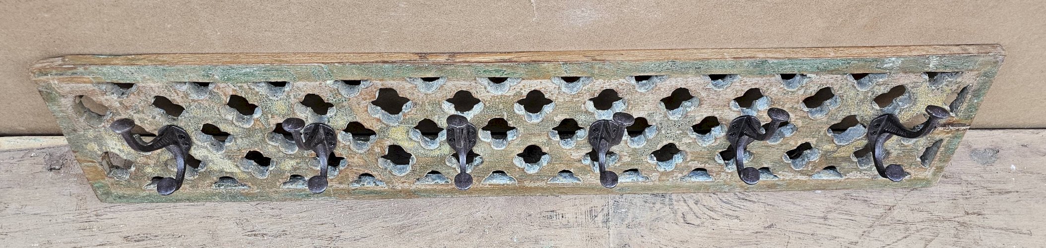 Portemanteau en teck avec 6 double patères en fonte