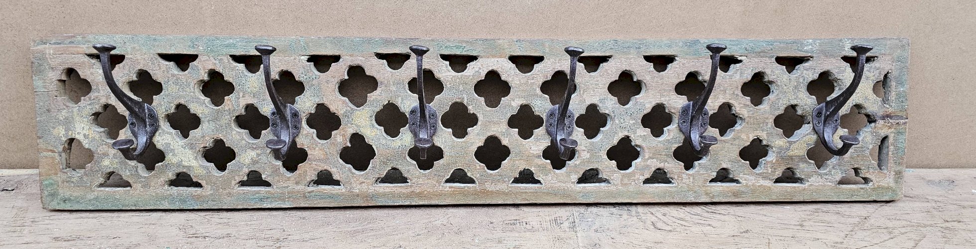 Portemanteau en teck avec 6 double patères en fonte