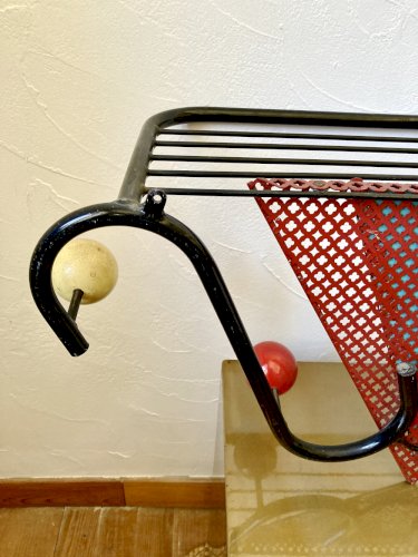 Portemanteau mural, années 1950, attribué à Mathieu Matégot