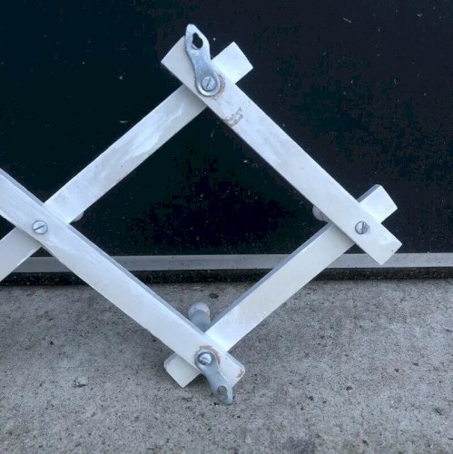 Portemanteau mural extensible