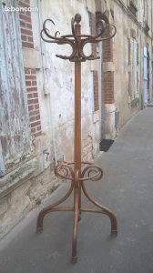Parrot coat rack bistro attributed to Thonet