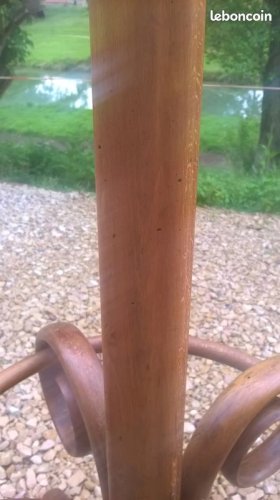 Portemanteau perroquet bistrot attribué à Thonet