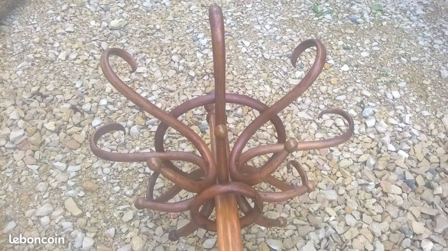 Portemanteau perroquet bistrot attribué à Thonet