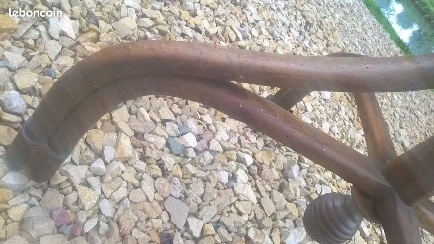 Portemanteau perroquet bistrot attribué à Thonet