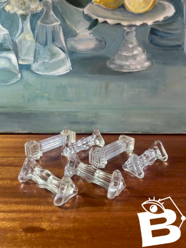 Portes couteaux ancien en verre moulé