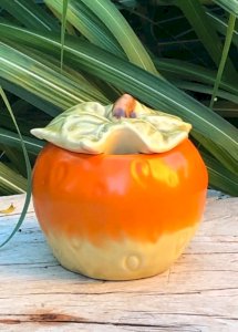 Vintage jam jar in majolica