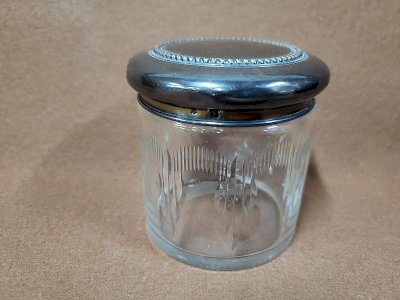 SILVER PLATED POT WITH A MINERVA HALLMARK