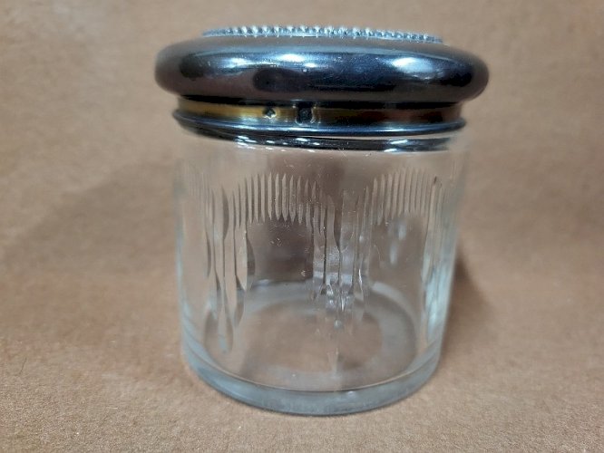 POT A COUVERCLE EN ARGENT MASSIF POINCON MINERVE