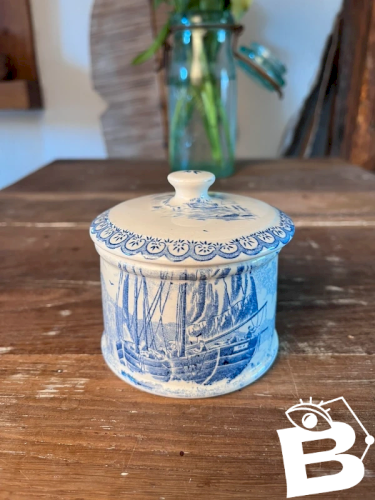 Pot à couvercle en terre fer Longchamp modèle Marine