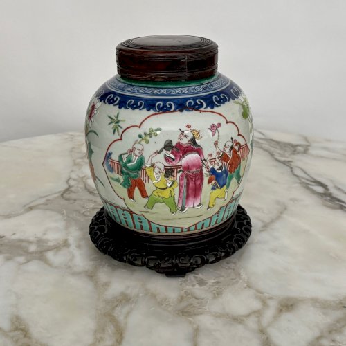 Pot à gingembre Chine XIXe sur un support en bois de fer M4052