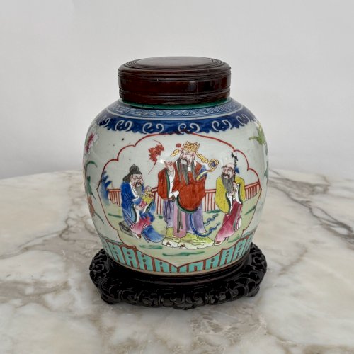 Pot à gingembre Chine XIXe sur un support en bois de fer M4052