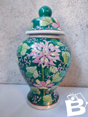 pot a gingembre chinois en porcelaine a decor floral en bon etat