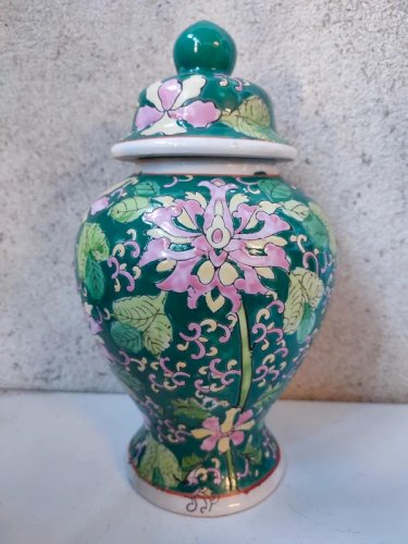 pot a gingembre chinois en porcelaine a decor floral en bon etat