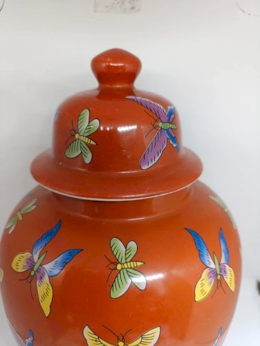 pot à gingembre / vase asiatique à decor de papillon en bon etat